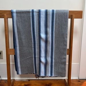 NWT Faherty organic cotton throw blanket